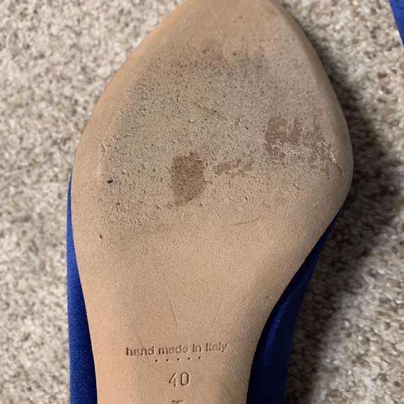 Authentic Manolo Blahnik Hangisi Heels - Picture 8 of 8